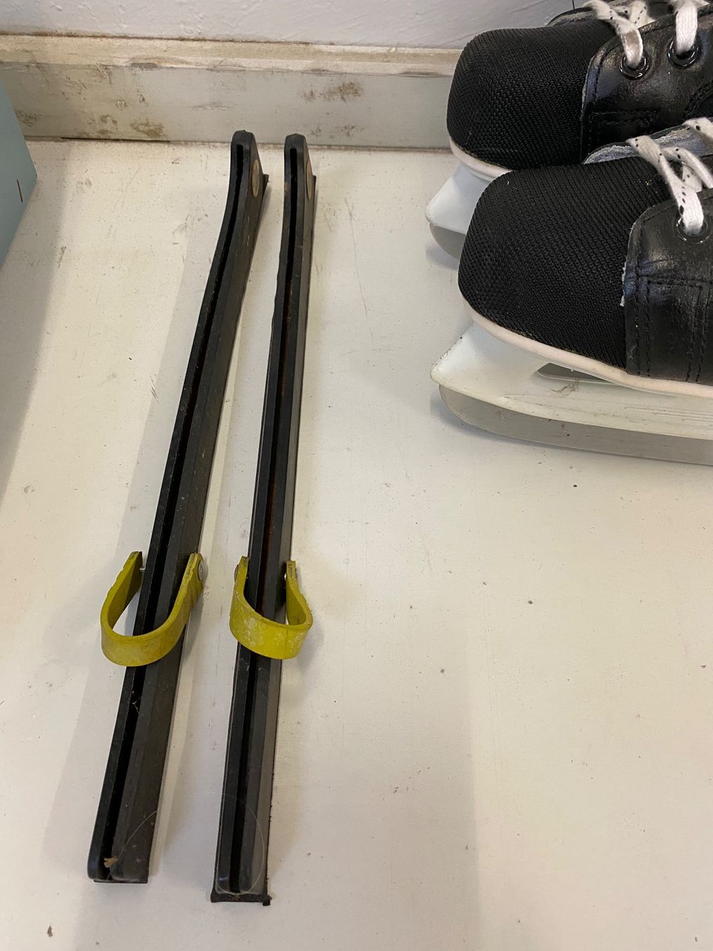 Ccm Schlittschuhe: Schlittschuhe Grösse 46 mit Schutz Raichle – Gebraucht aus Eschlikon TG von ArtRec 2