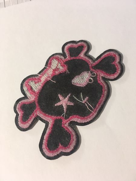 Altro in  Abbigliamento & Accessori: Hello KittyTotenschädel Badge / Aufnäher – Nuovo e nell'imballaggio originale da Ostermundigen venduto da Mcone 2