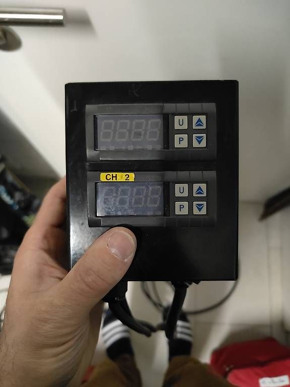 Radiatori: Capit Leo 2 Steuermodule Steuergerät – Usato da Mettmenstetten venduto da fez_2c5b