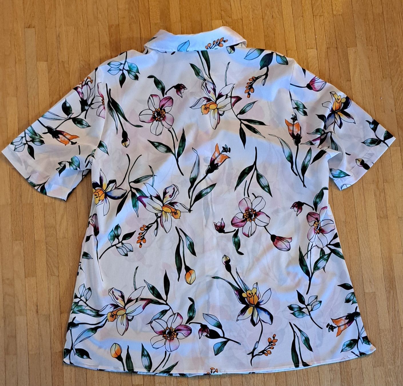 Camicette: Chemise à motif floral – Nuovo (secondo la descrizione) da Le Mont-sur-Lausanne venduto da olatiu 2