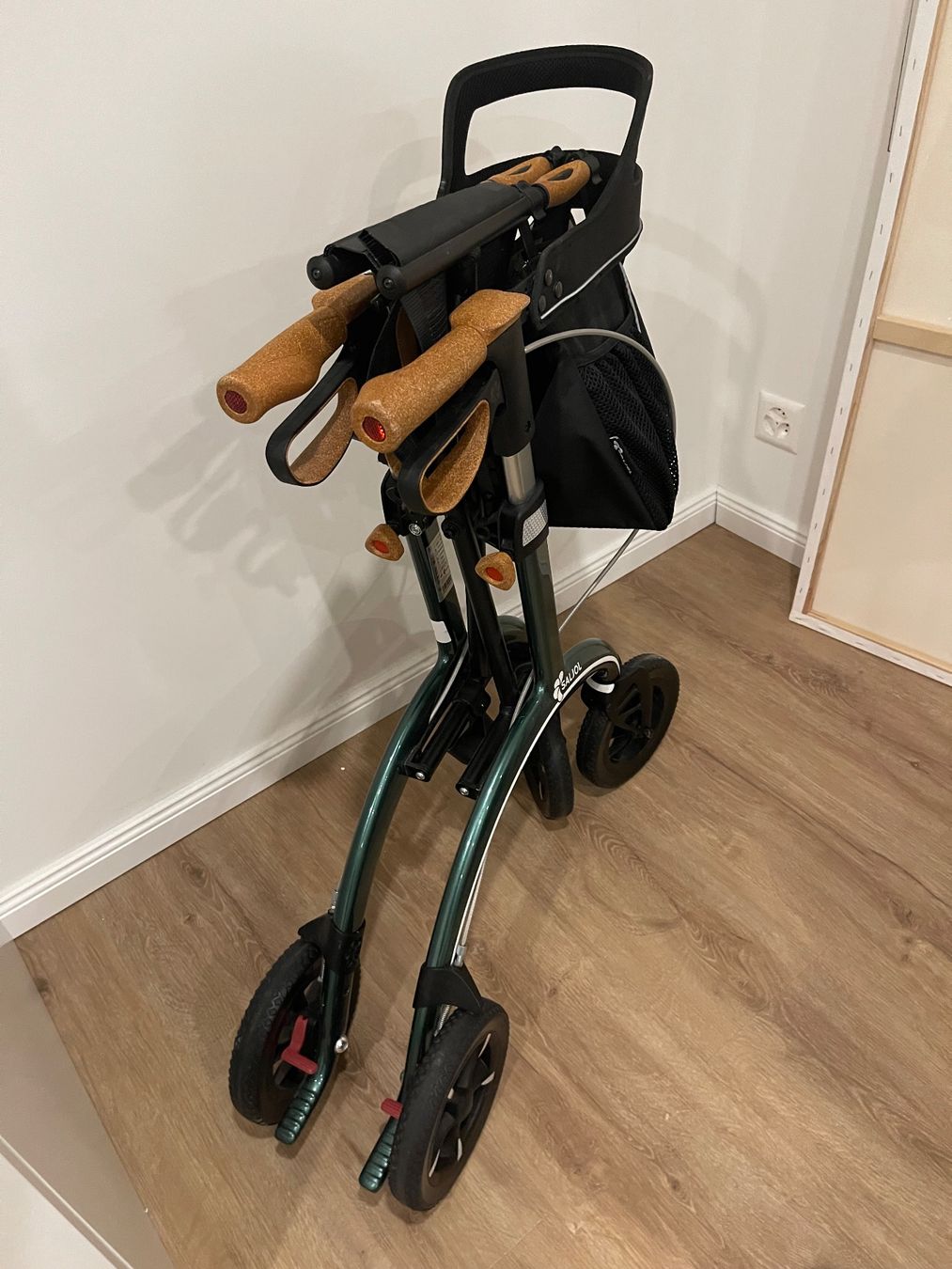 Ausili per la deambulazione: Saljol Rollator wie neu – Usato da Niederhasli venduto da Channel_ZH 3