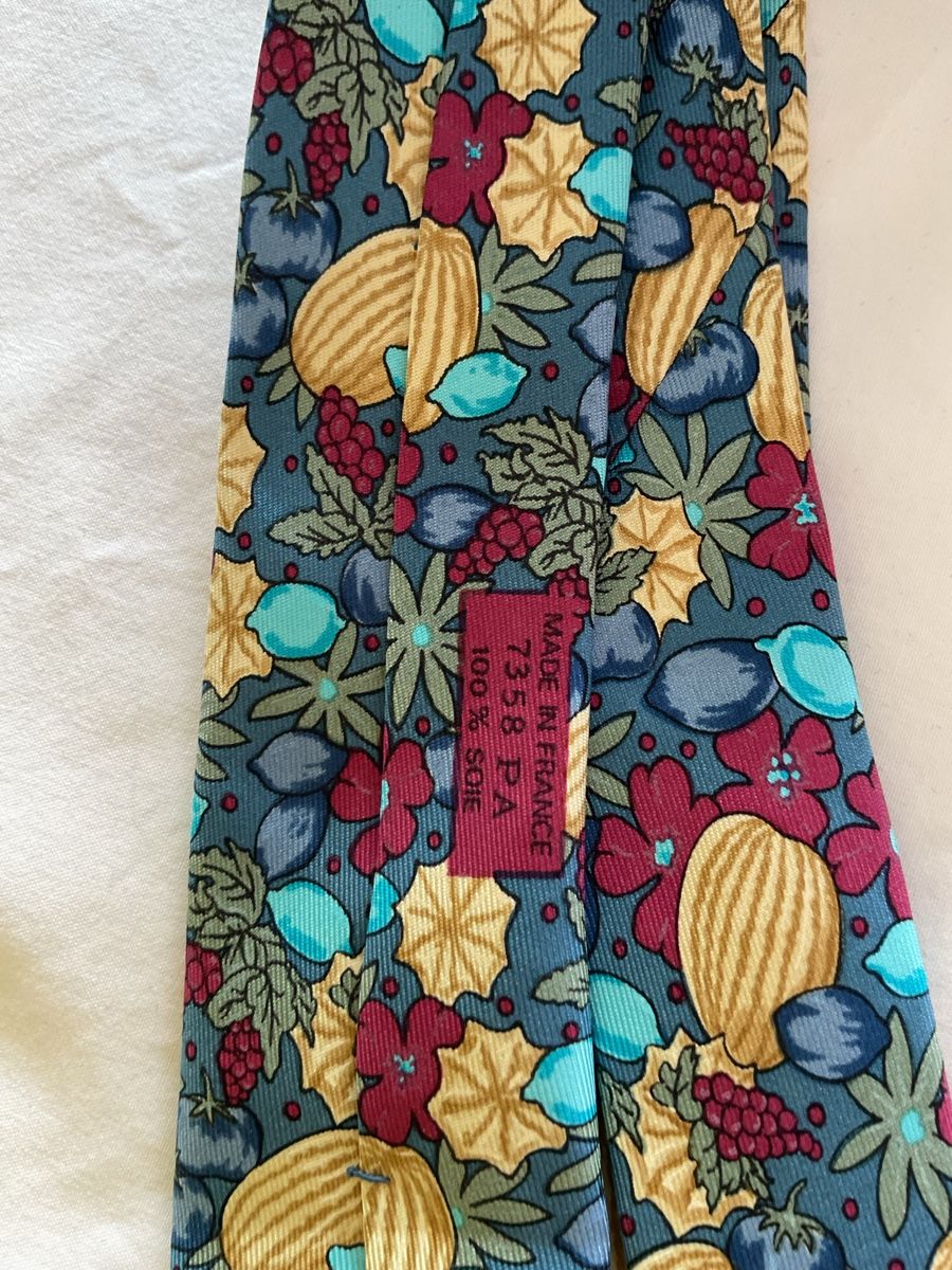 Hermès Krawatten: Hermès Tie - Floral & Fruit Pattern - classic design - 100% – Neu (gemäss Beschreibung) aus Baar von pau_gyx6 2