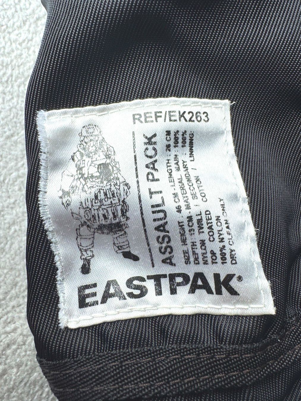 Eastpak Zaini: cooler Eastpak Assault pack Rucksack Backpack np180.- – Usato da Zürich venduto da Malco0 7
