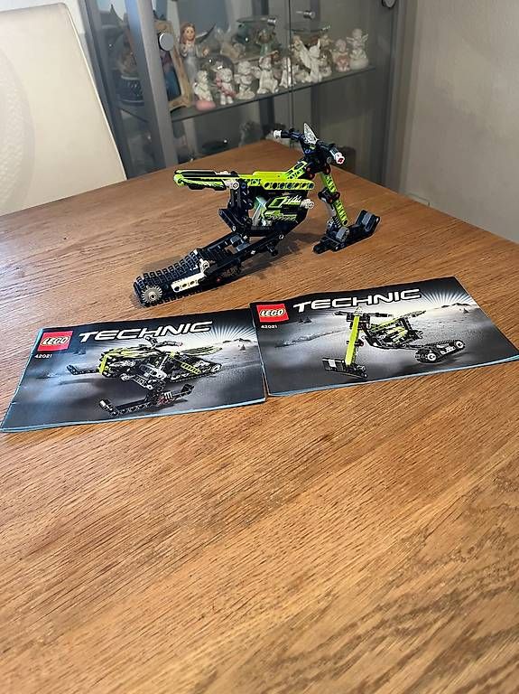 Lego Jeux de construction: Schneemobil Lego Technic 42021 – D'occasion à Olten par Einwegparadies 2
