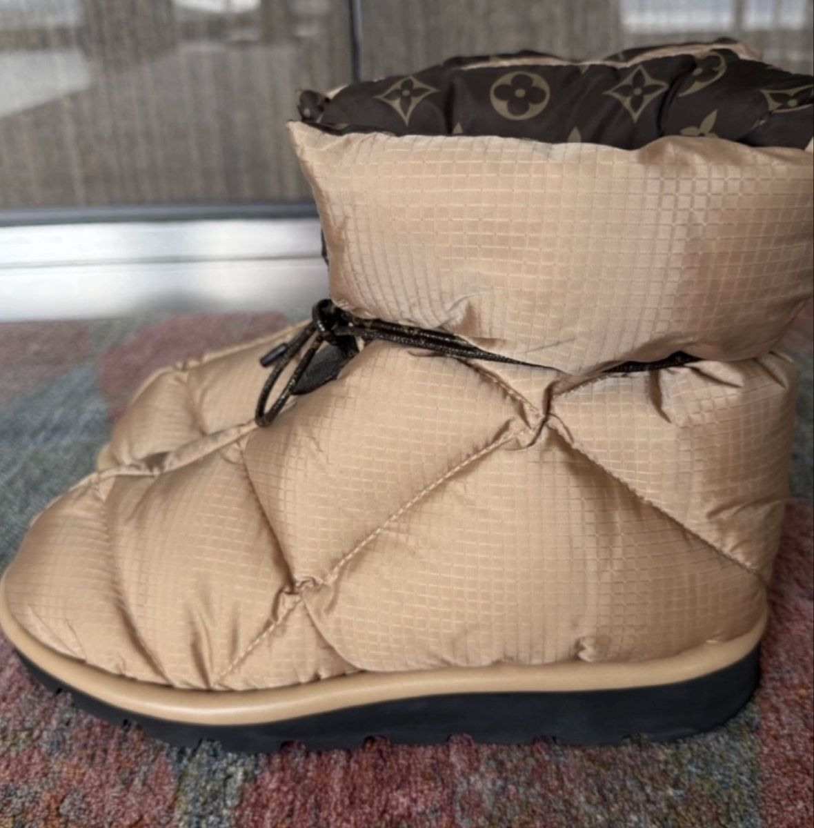 Louis Vuitton Scarpe da donna: Louis Vuitton winter boots  – Nuovo (secondo la descrizione) da Lausanne venduto da Loyal_8 3
