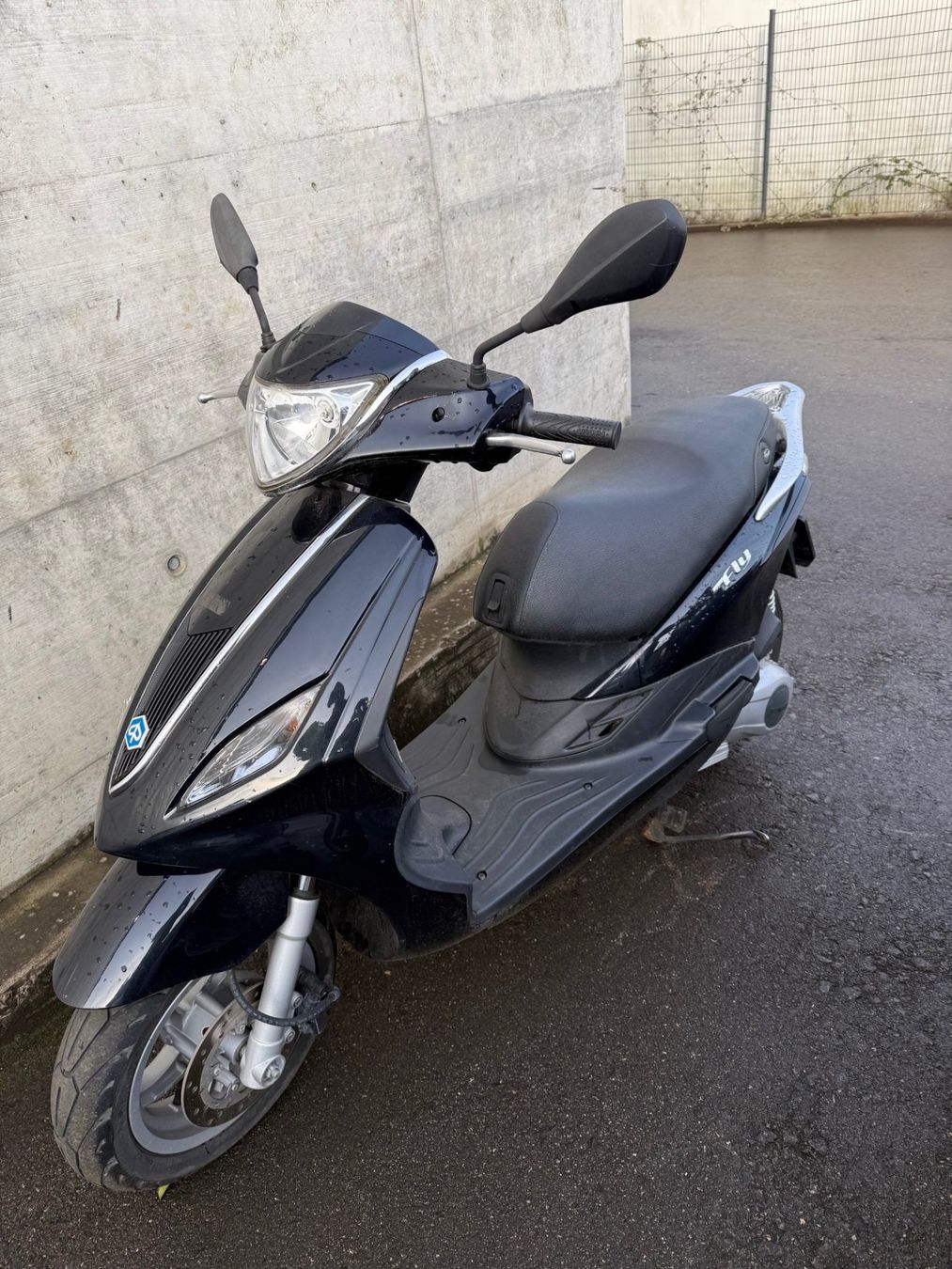 Piaggio Scooter: Paiggio Fly  125i.e V3 – Usato da Zürich venduto da SP.CH 1