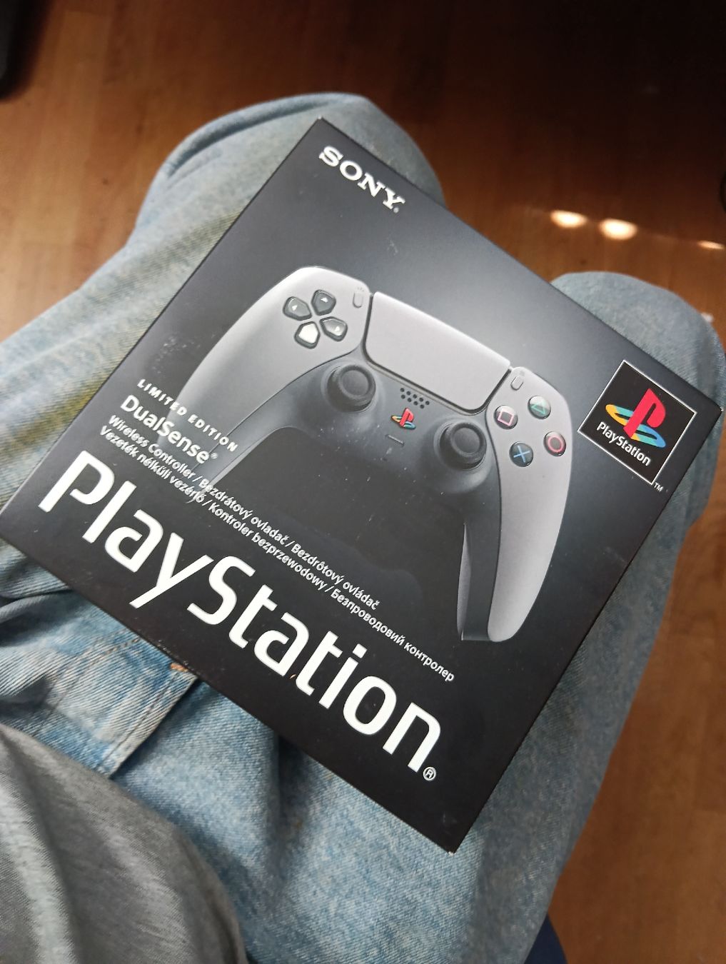 Sony Controller: Sony DualSense Controller 30th Anniversary Edition Neu – Nuovo e nell'imballaggio originale da Zürich venduto da TBG021 1