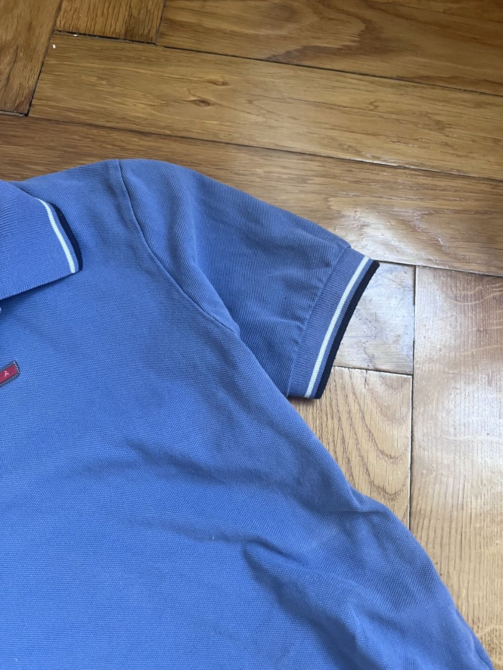 Prada Polos: Prada - Blue Polo Shirt Preloved – D'occasion à Genève par appearance.fr 6
