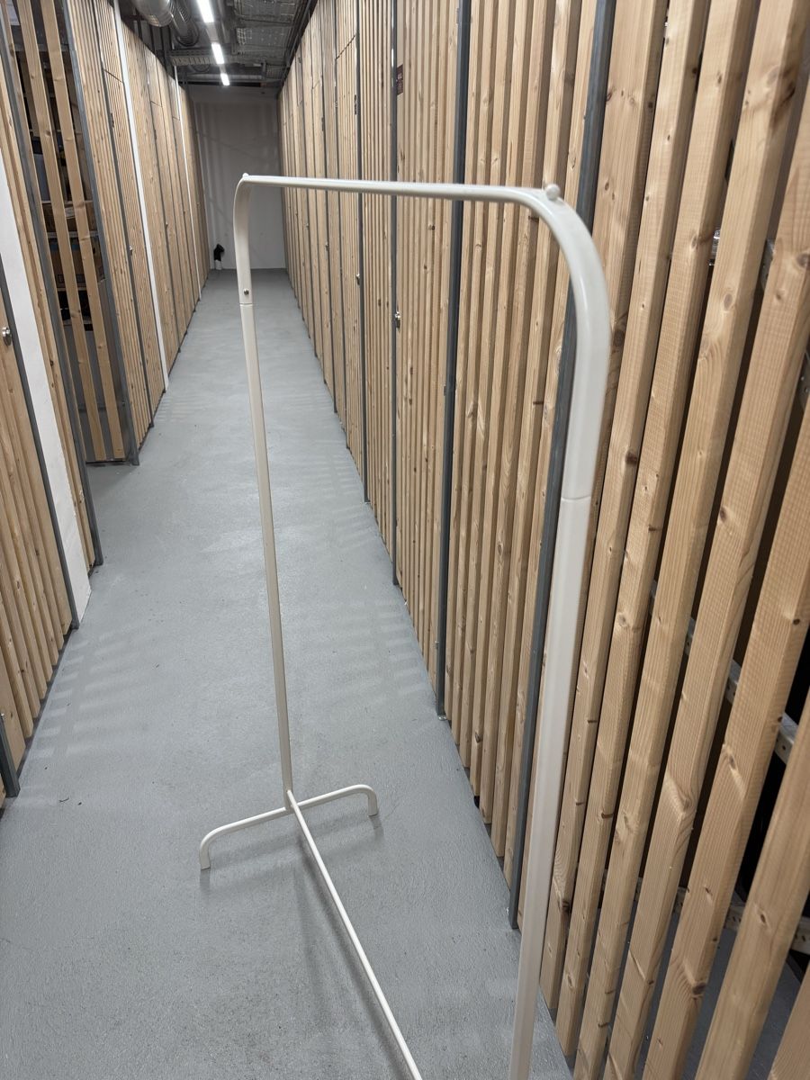 Garderobe: Clothes rack – Gebraucht aus Zürich von ign_9q8k 2