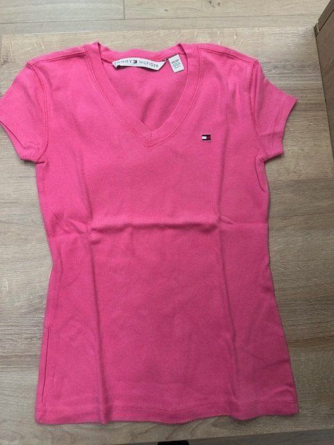 Tommy Hilfiger T-Shirts: T-shirt Tommy taille XS – Gebraucht aus Muraz (Collombey) von dor_hp2w