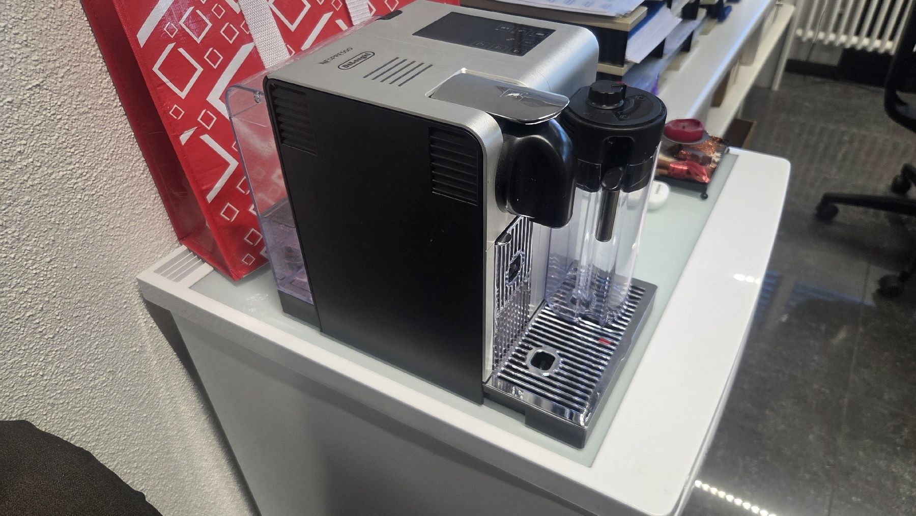 Nespresso Kaffeemaschinen & Espressomaschinen: Nespresso DeLonghi EN750.MB – Defekt aus Schaffhausen von Yoghurt87 4