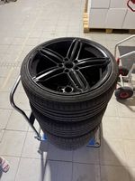 Jantes alu noires 225/40R19 lot de 4 avec pneus neuf