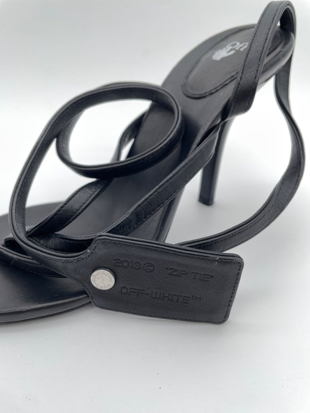 Off-White Scarpe da donna: Off-White Allen Sandale mit Absatz EU 39 Schwarz – Usato da Zürich venduto da shoe_shop 7