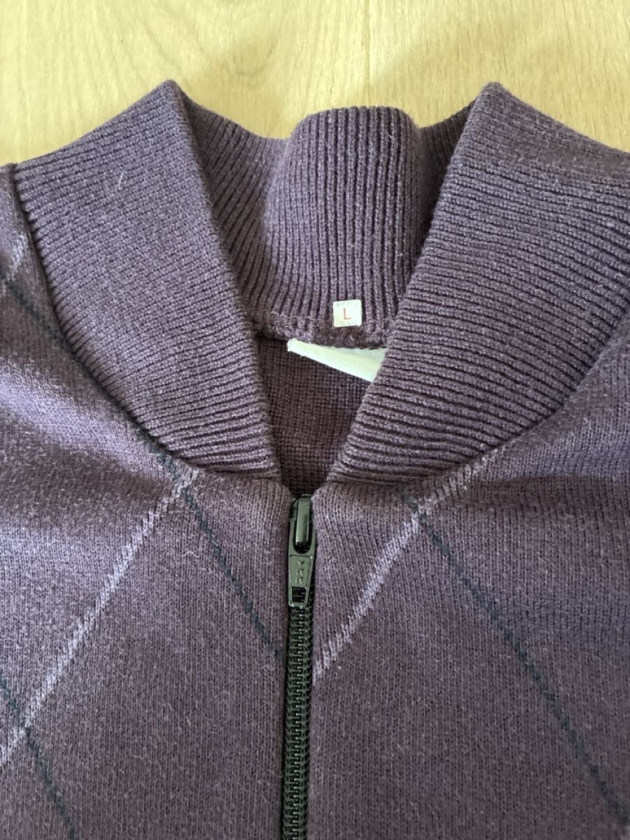 Pullover & Sweatshirts: Knitted Cardigan Argyle Pattern Purple Size L Used – Gebraucht aus Niederwil SG von leg_s6lw 2