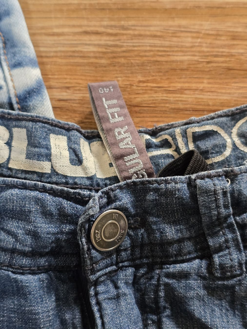 Pantaloni: 2 Jeans kurze Hose, Kinder Grösse 140  – Usato da Morschach venduto da Monikawi 2
