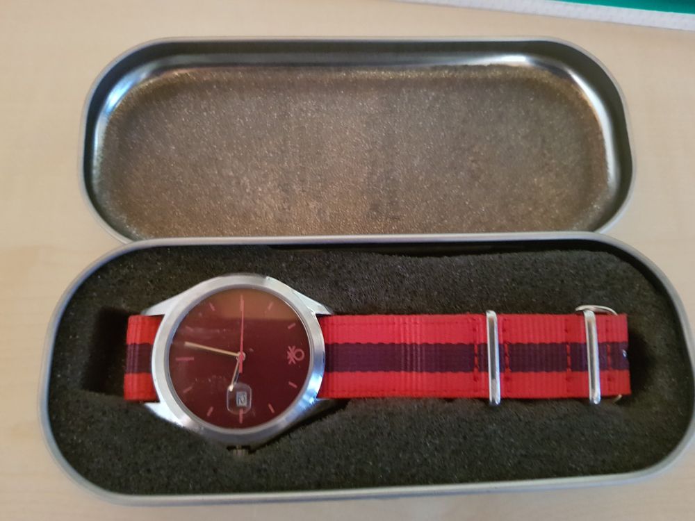 United Colors of Benetton Watch in a Box | Kaufen auf Ricardo