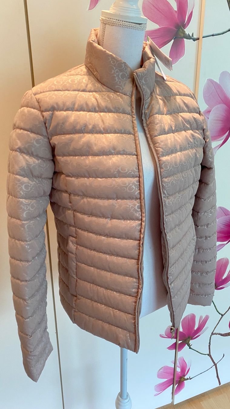 Giacche: Guess Jacke NEU Grösse M – Nuovo e nell'imballaggio originale da Brüttisellen venduto da kat_g7jv 2