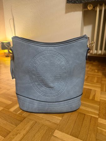 Jeansblaue Handtasche, neu mit Etikett zeitlos Chic!