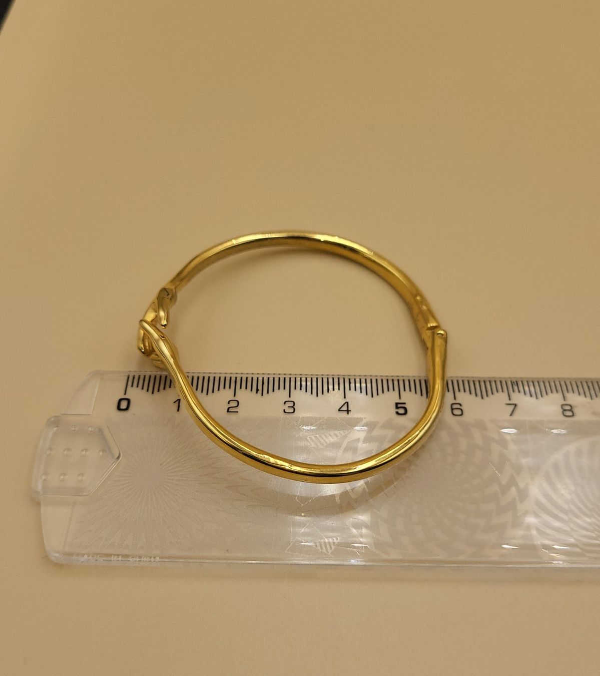 Armbänder & -reifen: Goldene Armreif mit Händchen - Symbol der Freundschaft – Gebraucht aus Wald ZH von SwissPawnshop 7