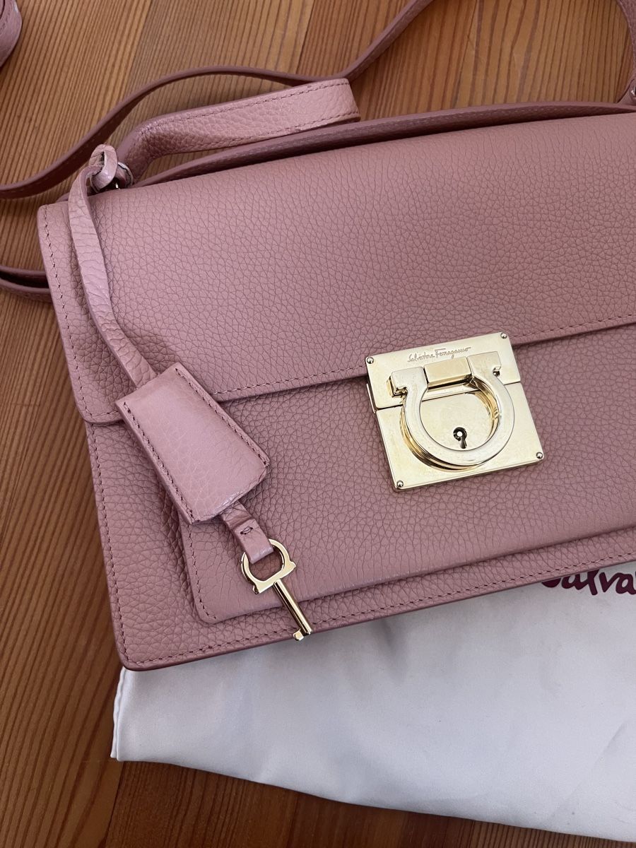 Salvatore Ferragamo Borse da donna: Salvatore Ferragamo Handtasche - Aileen – Nuovo (secondo la descrizione) da Meggen venduto da Wydvi 1