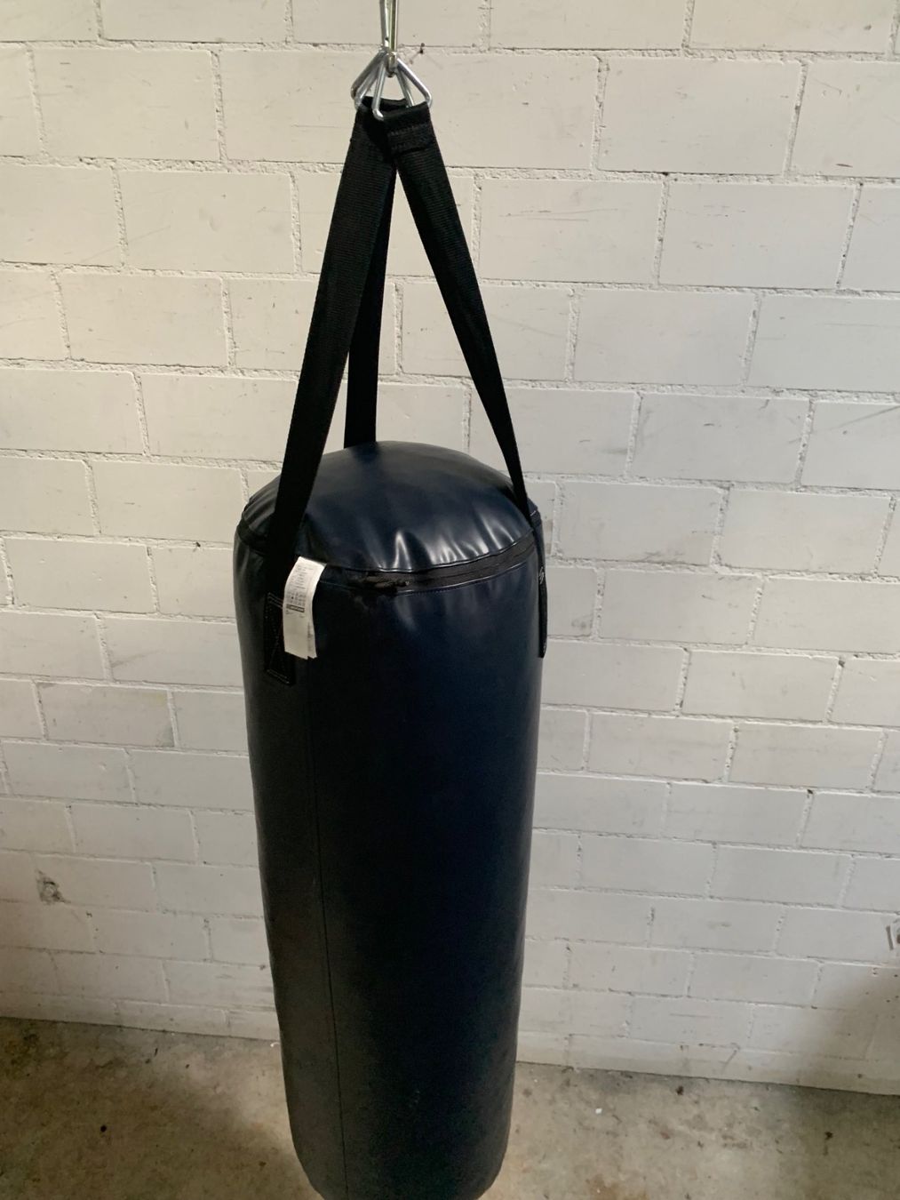 Decathlon Sacchi da boxe: Outshock Boxsack 100 cm, 20 Kilo mit Aufhängung – Usato da Wallisellen venduto da zappenduster 3