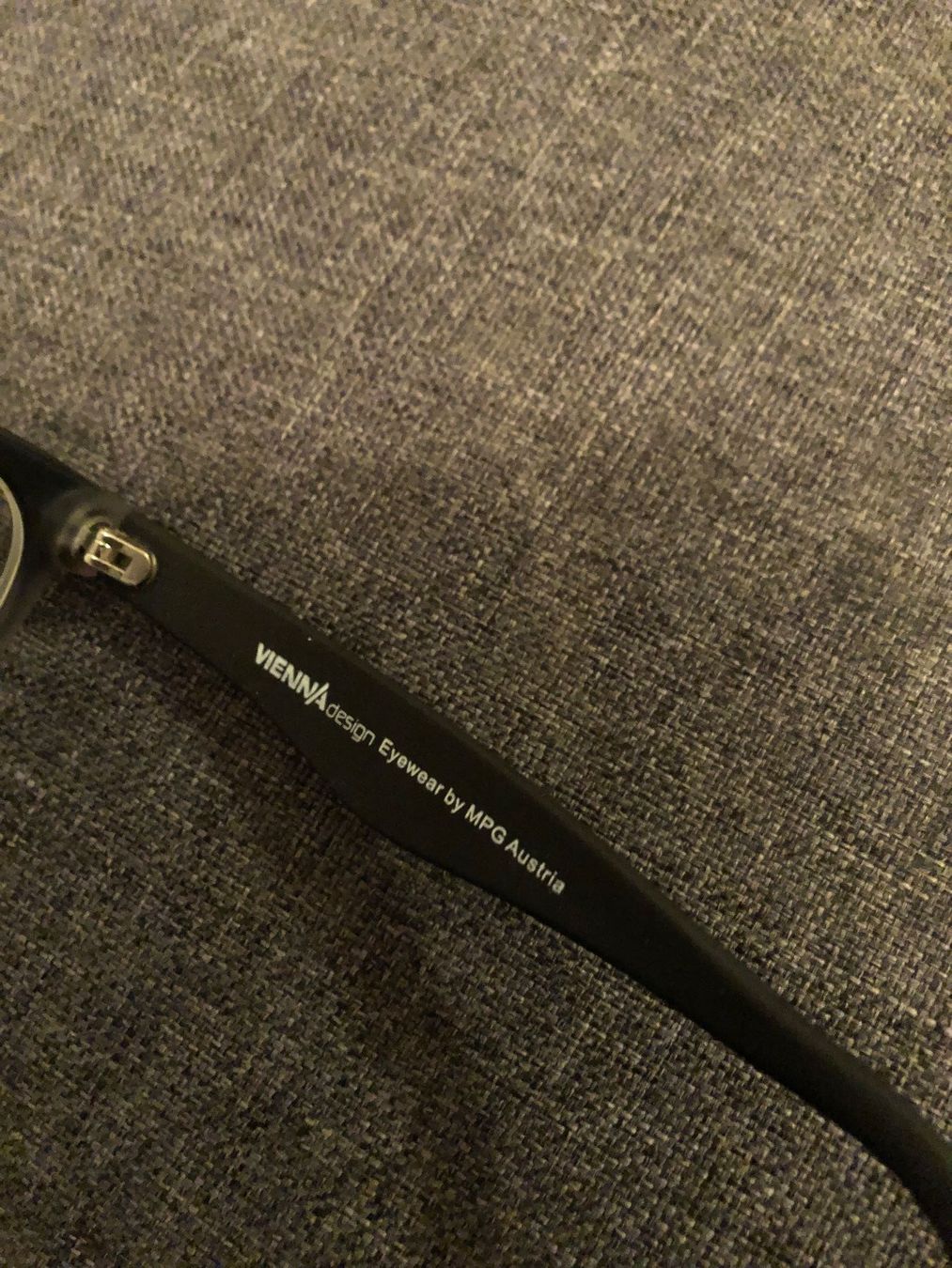 Brillen & Gläser: Gleitsichtbrille, schwarz matt, VIENNA Design – Gebraucht aus Hittnau von JD-OE 4