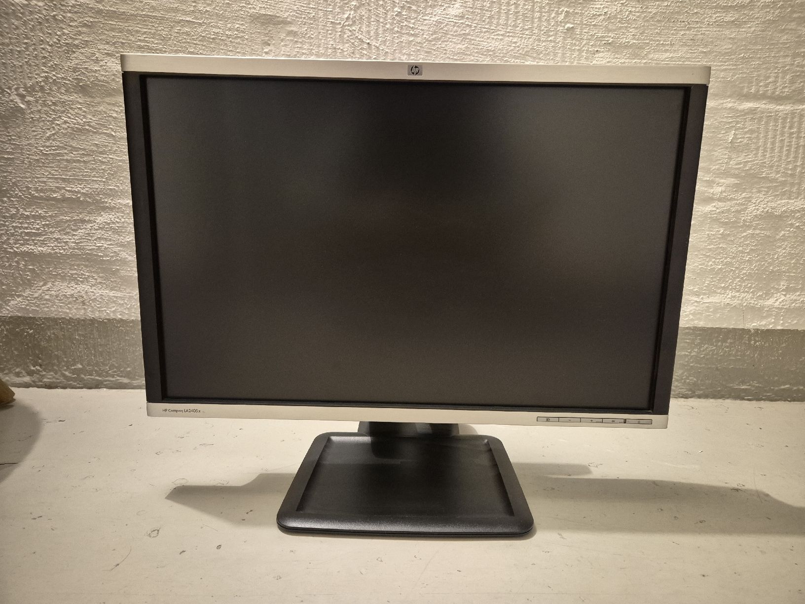 Hewlett Packard Monitor: HP Compaq LA2405x 24Zoll – Usato da Bassersdorf venduto da Stallone89