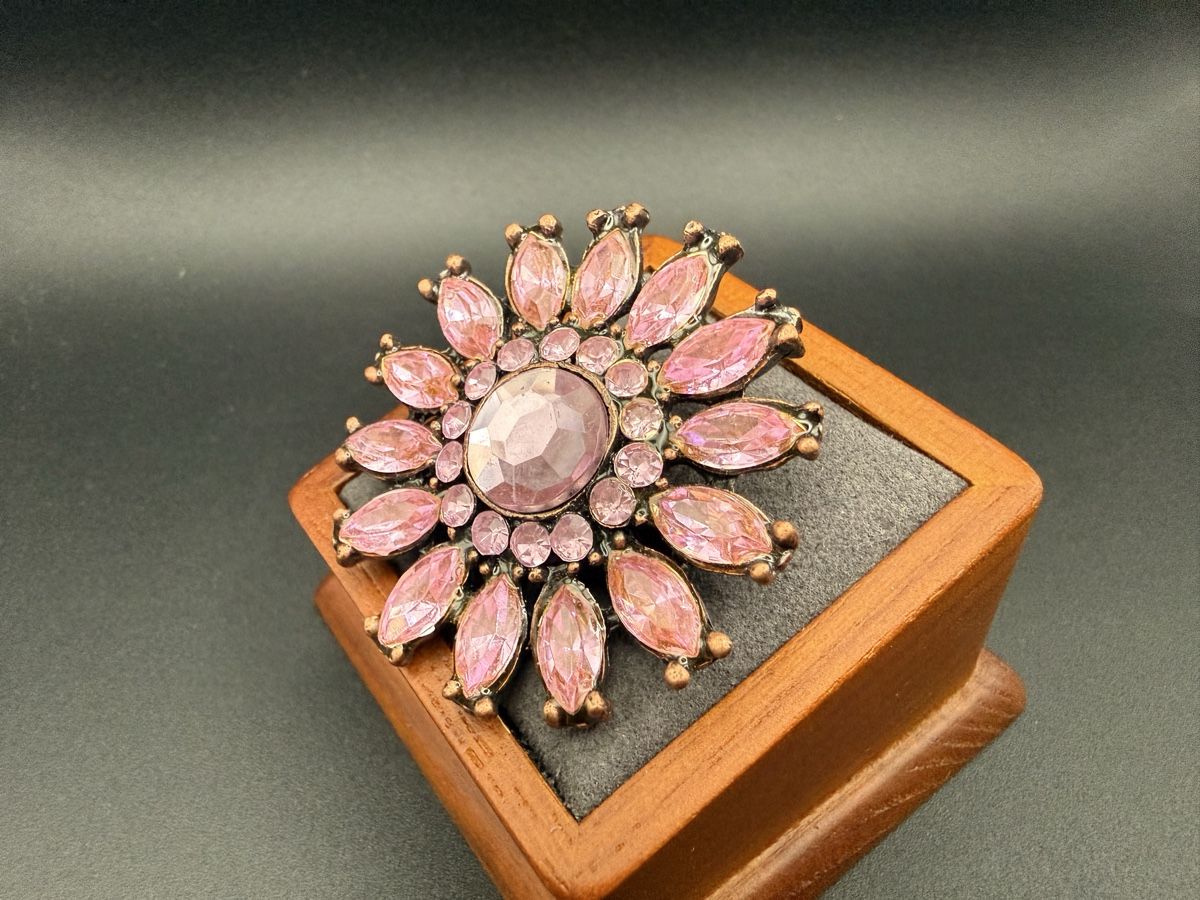 Broschen & Nadeln: Vintage-Brosche mit rosa Strasssteinen – Gebraucht aus Lamone von LaCantinaMagica 3