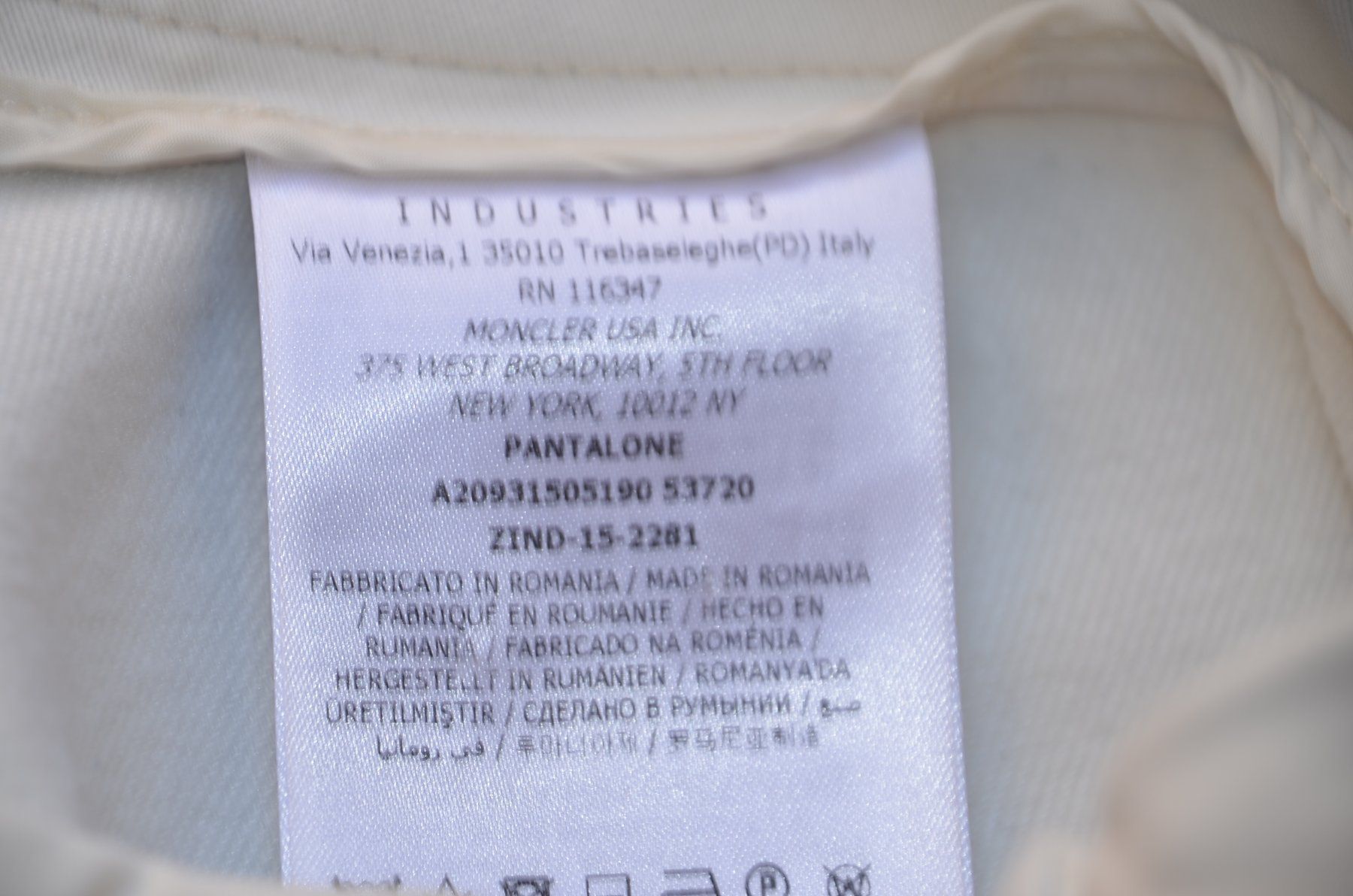 Moncler Hosen: Moncler  Hose / pantalon .XS – Gebraucht aus Collonges von Allegree 6