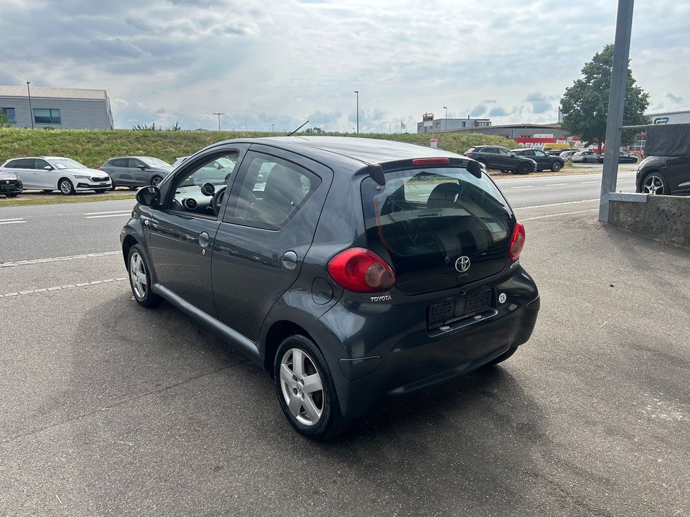 Toyota Automobili: Toyota Aygo 1.0 mit MFK 3.10.23 noch zum einlösen – Usato da Kräiligen venduto da tisala 1