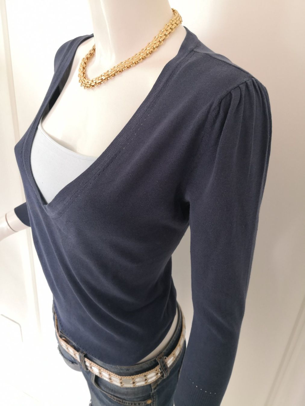 Mango Pullover & Sweatshirts: 🤩2 STK: MANGO STRICK-PULLOVER DUNKELBLAU SEIDE & TOP BLAU – Gebraucht aus Olten von Naja-Twins-Twins 2