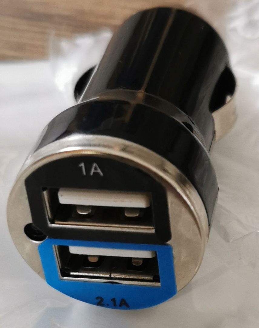 Unità & Adattatore: Praktischer Auto USB Adapter - USB-KFZ-Adapter – Nuovo e nell'imballaggio originale da Gossau ZH venduto da GDE19