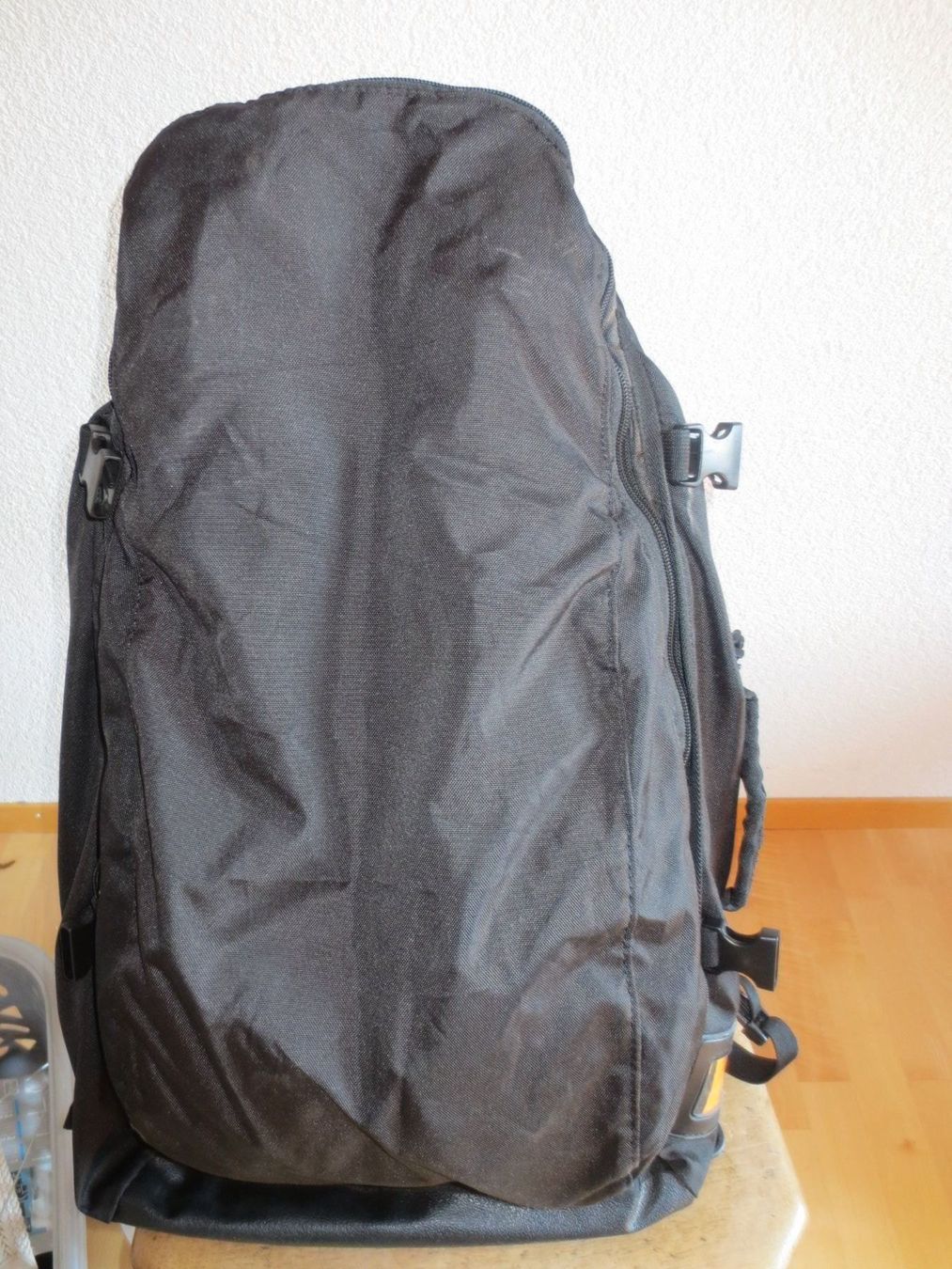 Zaini: Rucksack u.Tragetasche mit klei.Rucksack – Usato da Männedorf venduto da Livingston 6