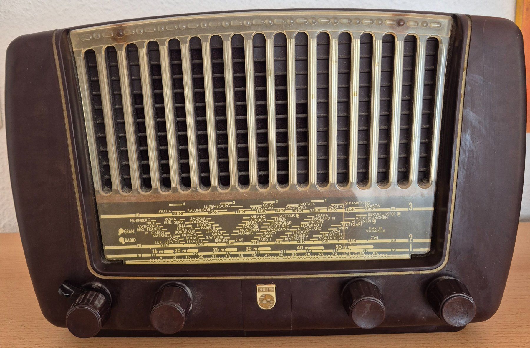 Philips Radio: Radio Philips Bakelit – Usato da Koblenz venduto da WSBS_4067