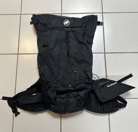 Mammut Ducan Spine 28-35L Hiking Backpack Black Walking