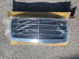 Calandre de Mercedes W124 NEUVE