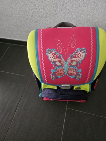 Schulranzen von „Step by Step“ mit Schmetterlingen