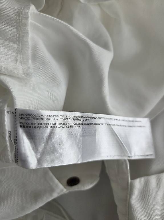 Mango Jumpsuits: Weisser Jumpsuit von Mango short – Gebraucht aus Rüfenacht BE von Biancaro 1