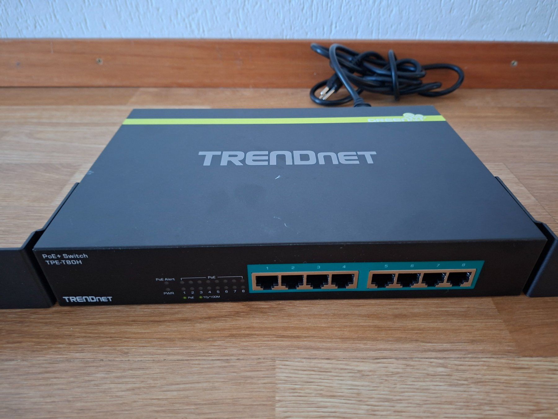 Trendnet Hub & Switch: Trendnet Switch PoE+, 8Port, TPE-T8OH – Nuovo e nell'imballaggio originale da Dübendorf venduto da Rinri 1