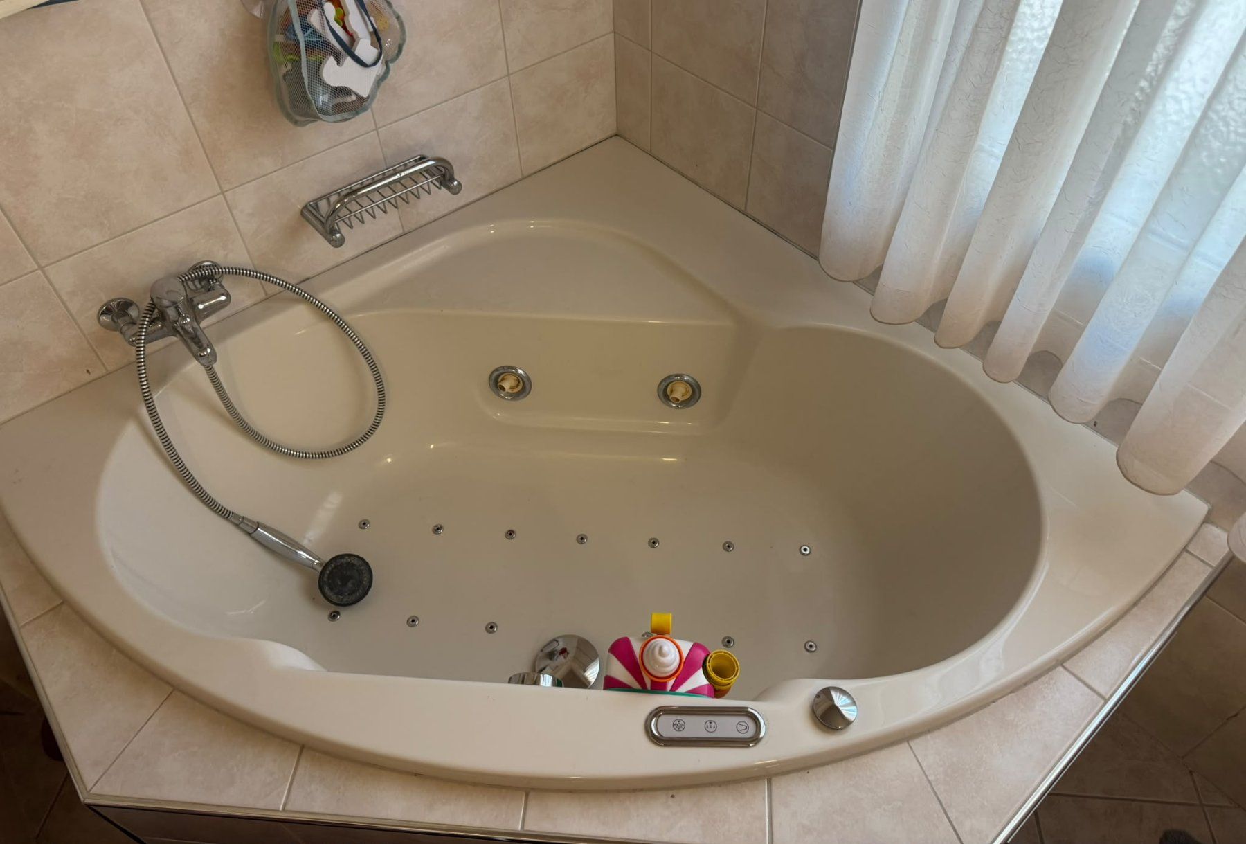 Vasche da bagno: Badewanne mit Sprudelfunktion / Whirlpool / Jacuzzi – Usato da Wetzikon ZH venduto da dgv_7x2x 1