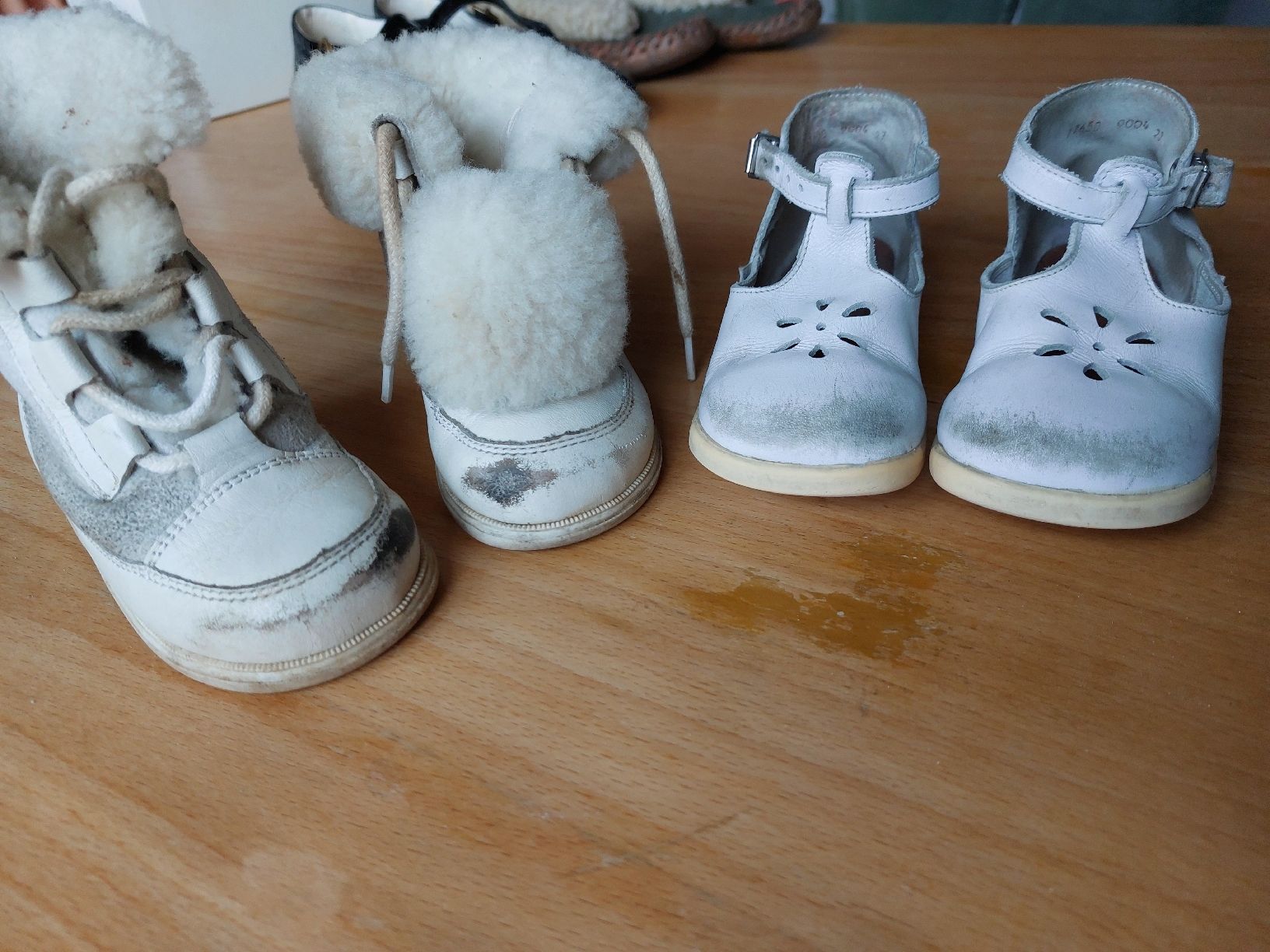 Scarpe per ragazze: Mädchenschuhe 2 Paar Leder – Usato da Zürich venduto da Stenat 2
