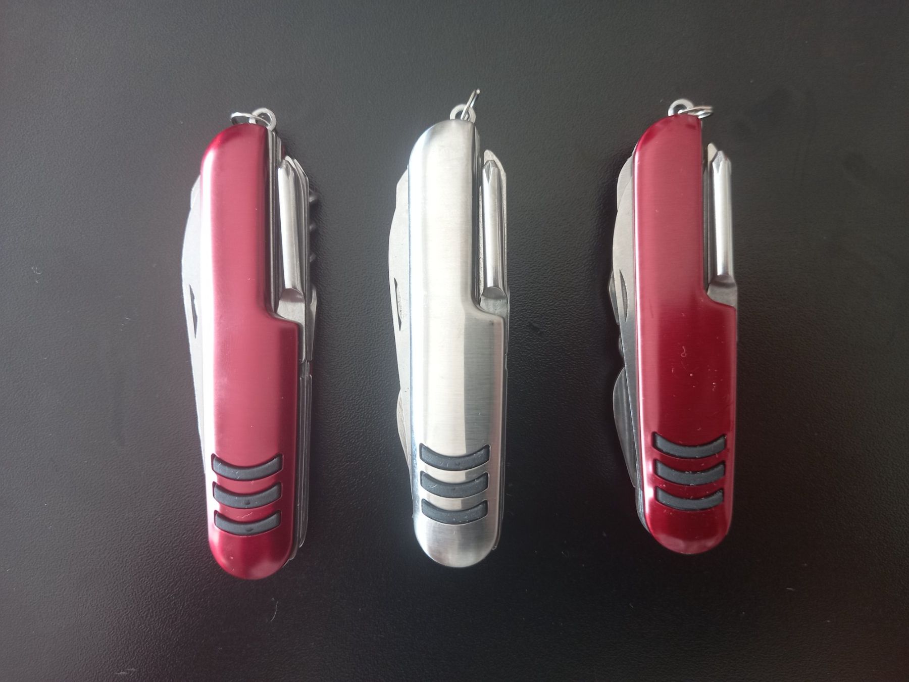 Coltelli tascabile: Lot de 3 couteaux tip couteaux suisses – Nuovo (secondo la descrizione) da Lausanne venduto da anu_7kz5 1