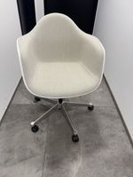 Vitra Eames Plastic Armchair (PACC) – Cream Upholstered Offi