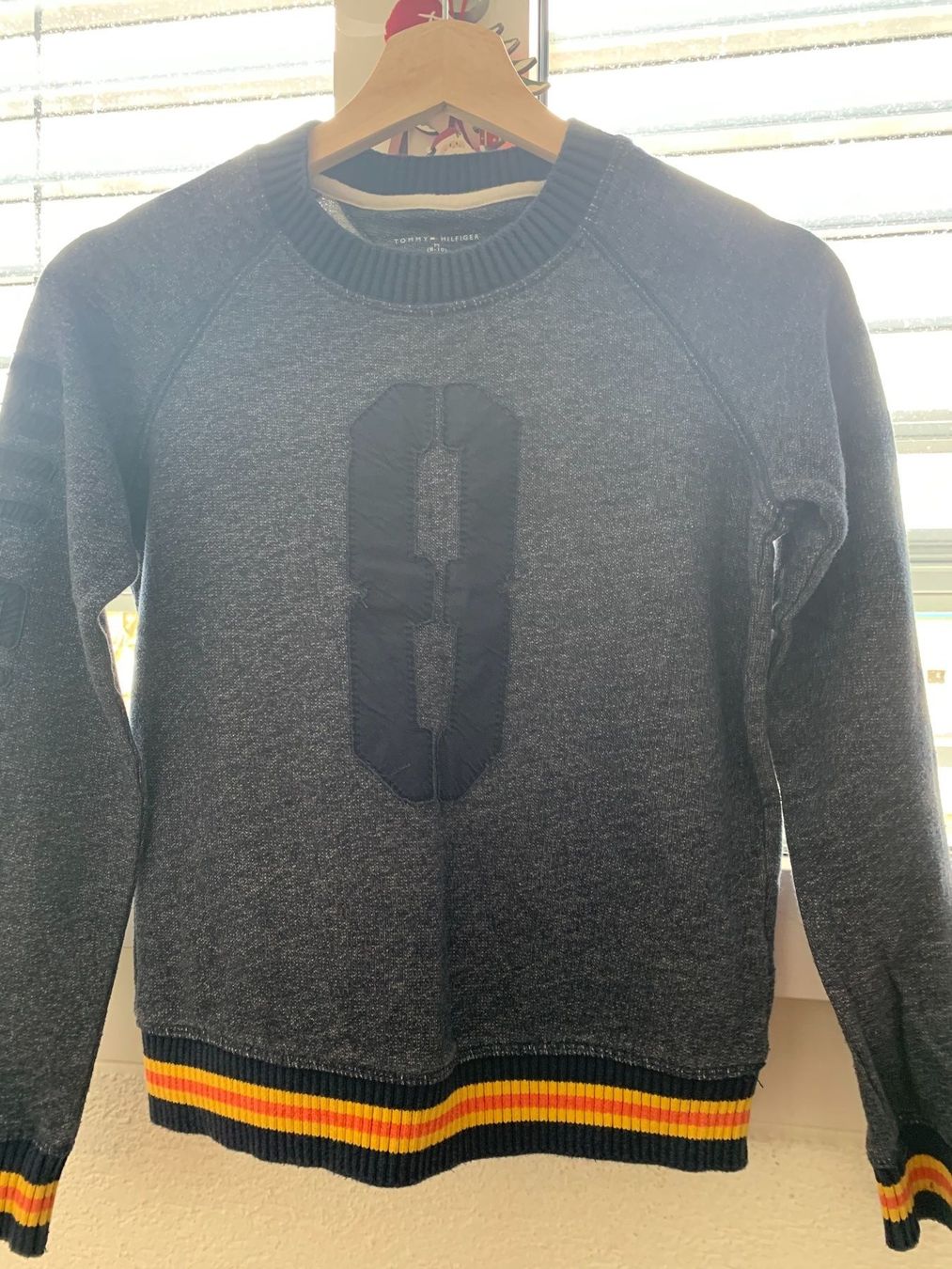 Maglioni & Felpe: Pulli Jungen  8-10Y Tommy Hilfiger – Usato da Wettingen venduto da Green183