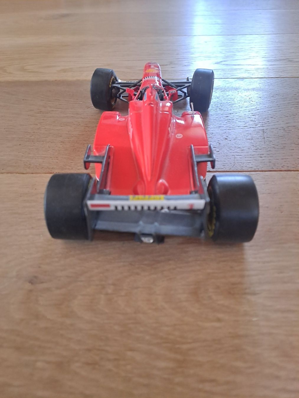Ferrari Modellautos: Ferrari Formel 1 (310) Modelauto rot – Gebraucht aus Wängi von Raettli10 2