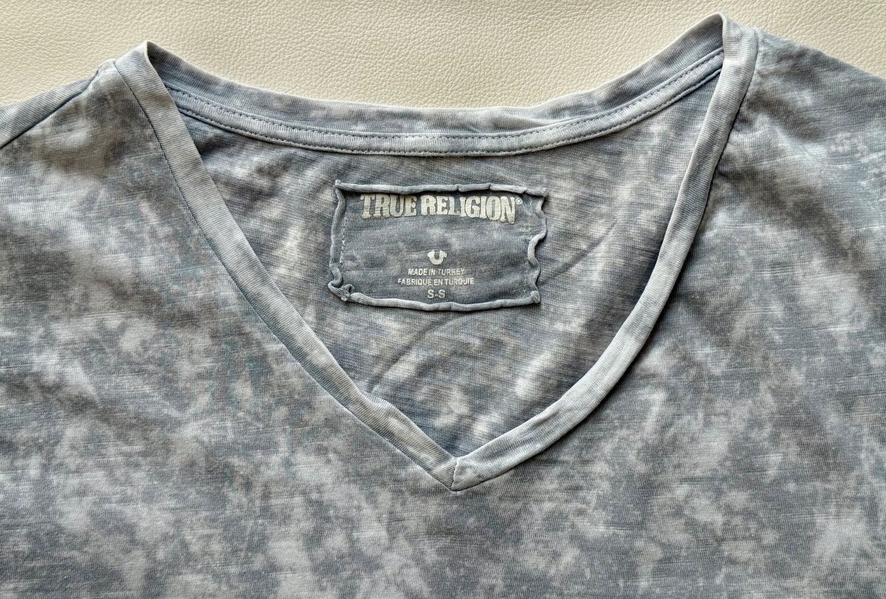True Religion T-Shirts: TRUE RELIGION T-Shirt Grösse S – Gebraucht aus Brüttisellen von eic_bwt5 1