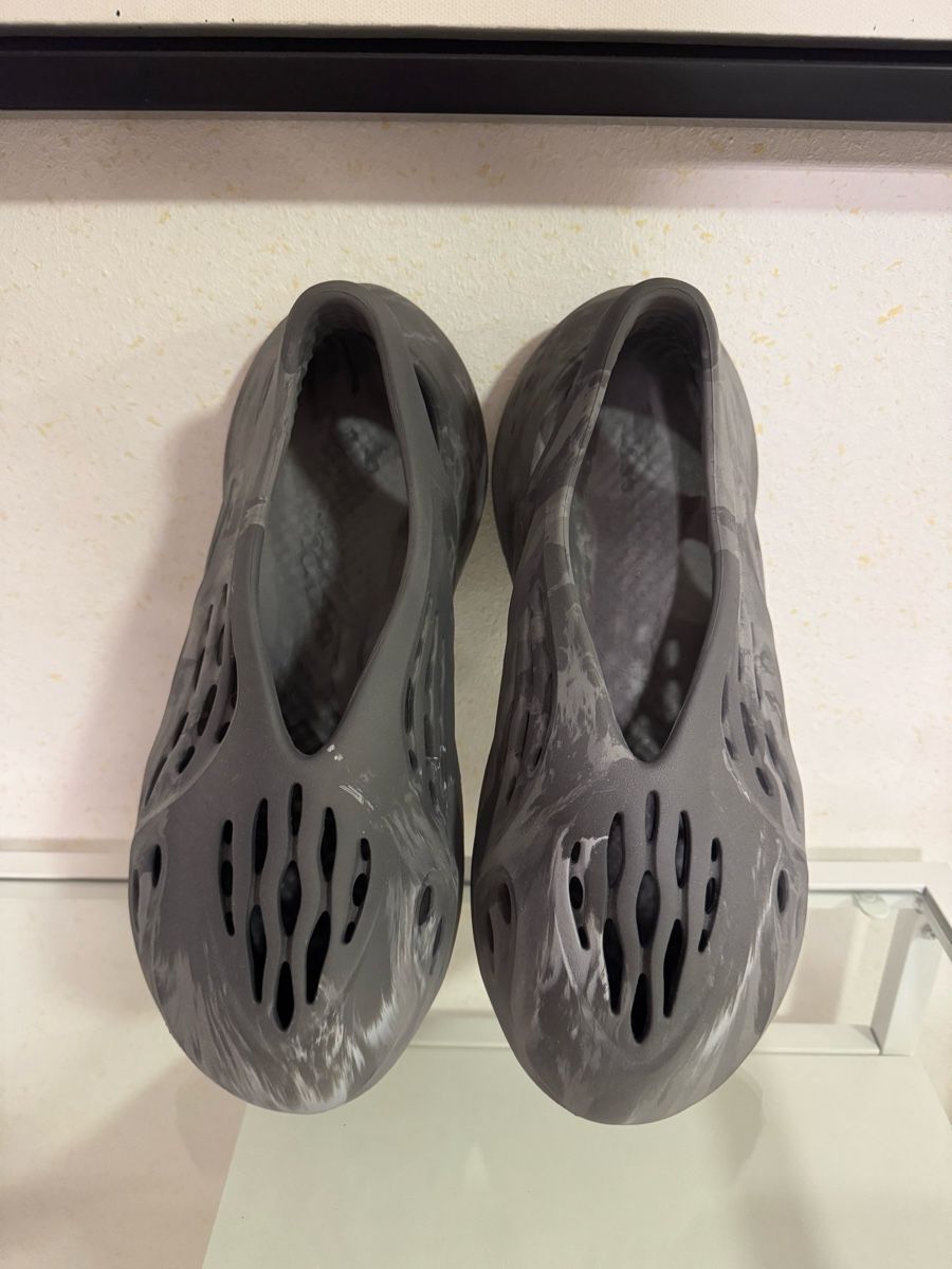 Adidas Herrenschuhe: Yeezy Foam – Neu (gemäss Beschreibung) aus Bonvillars von sachakv 3