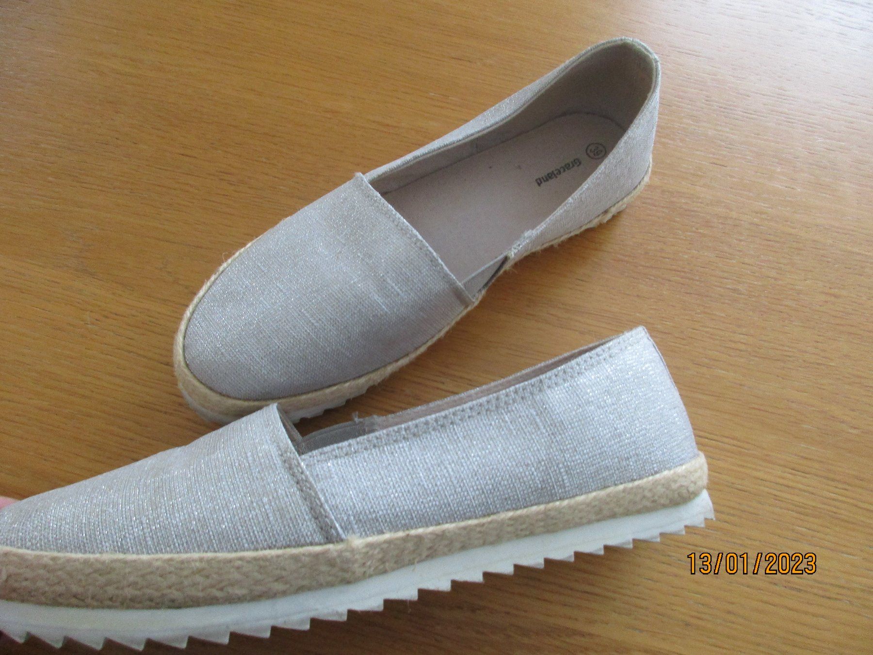Graceland Scarpe da donna: Stoffschuh Grösse 39 Silber – Usato da Ottenbach venduto da Claurin 1