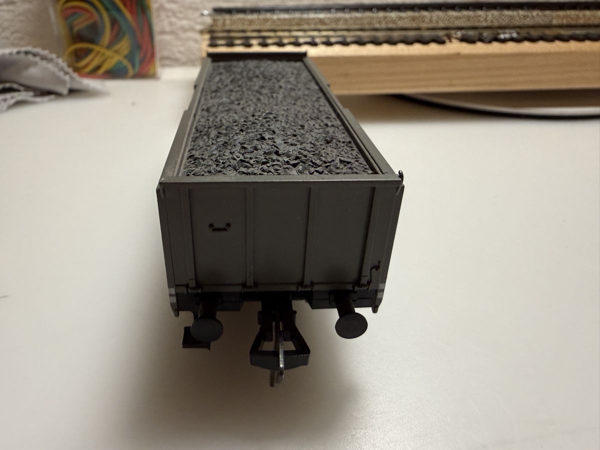Fleischmann Modellini di ferrovie: Fleischmann Güterwagen mit Kohlenbeladung H0 – Usato da Schaffhausen venduto da Danilo-86 2