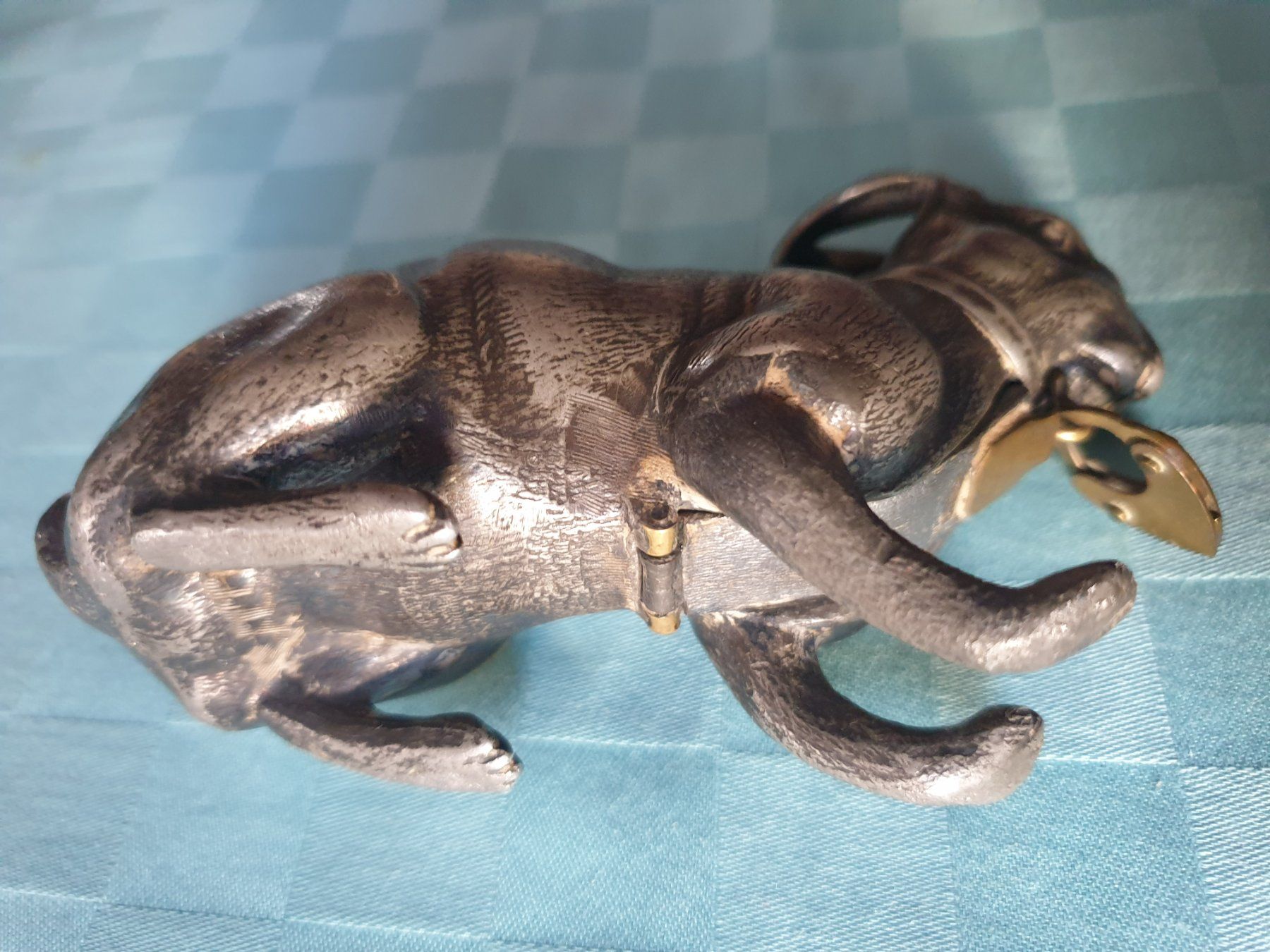 Tirelires: Antike Trick-Spardose Hase Guss Messing-Schloss um 1900 – D'occasion à Mörschwil par spirspi 7